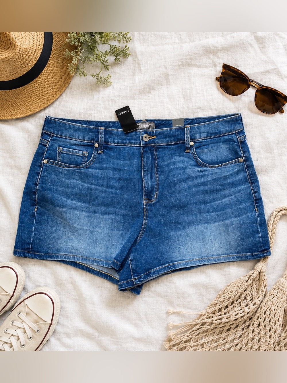 Torrid High Rise Denim Shorts Size 16 NWT Stretch Jean Shorts